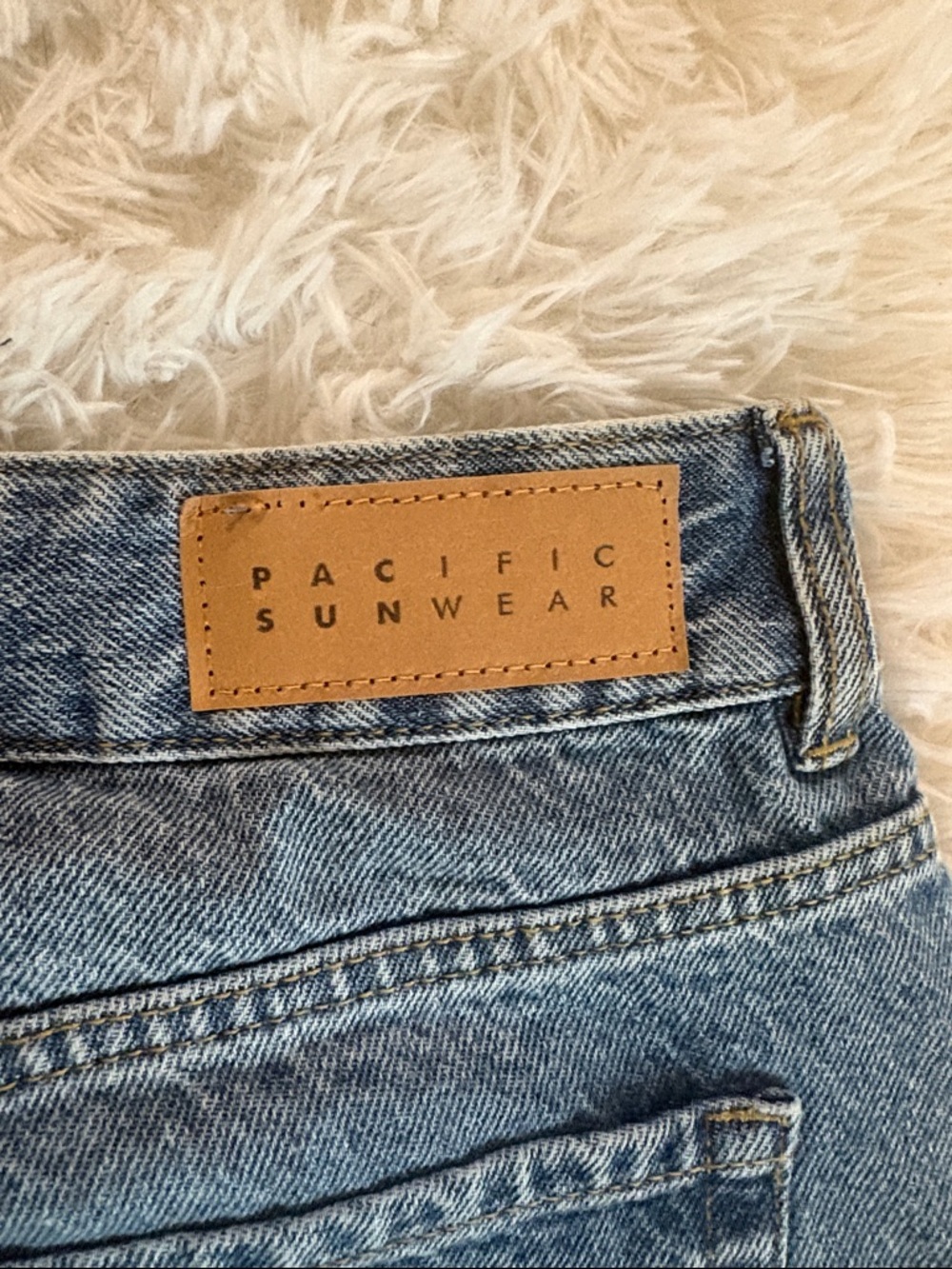 PacSun Casey Low Rise Baggy Wide Leg Jeans- Astrid - Picture 3 of 8